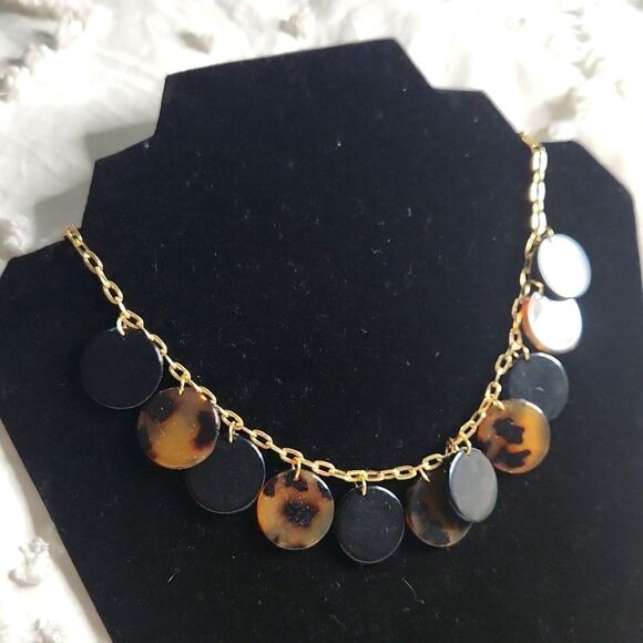 Trendy Tortoise Shell & Gold Disc Charm Necklace - Picture 2 of 4